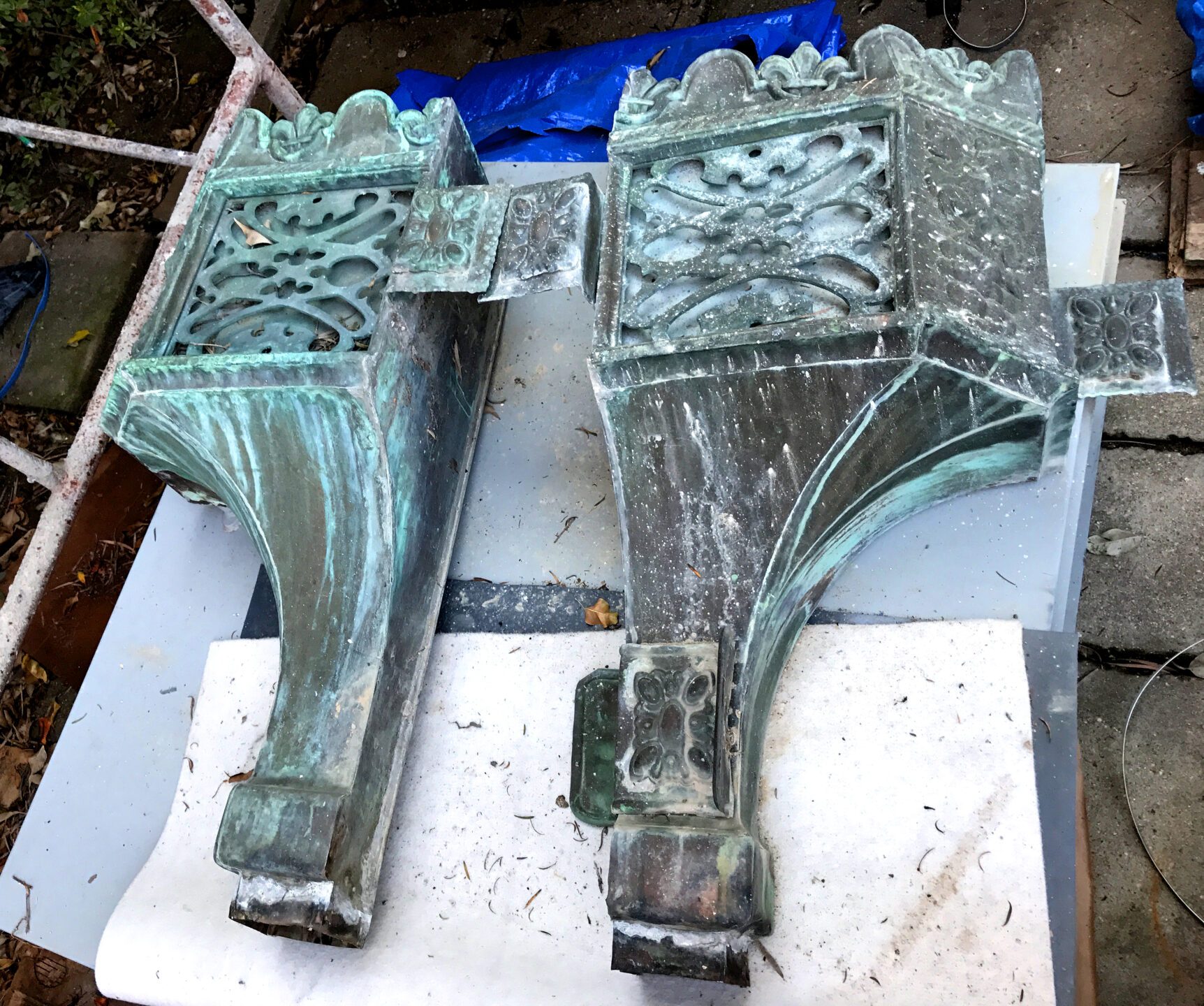 building_construction_group_scott_harris__playboy-mansionleader heads