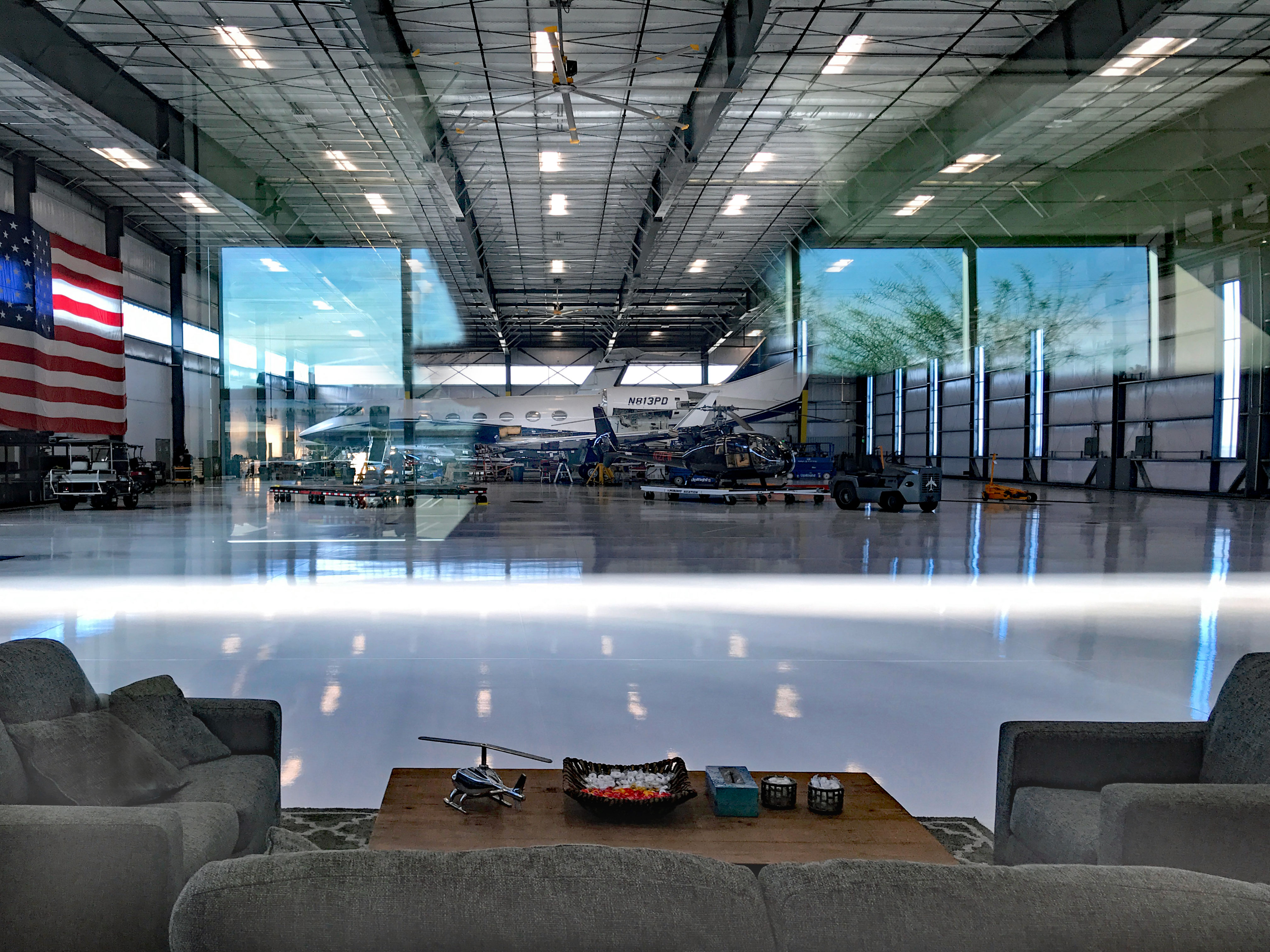 building_construction_group_scott_harris__van_nuys_airport_hanger_interior_lobby
