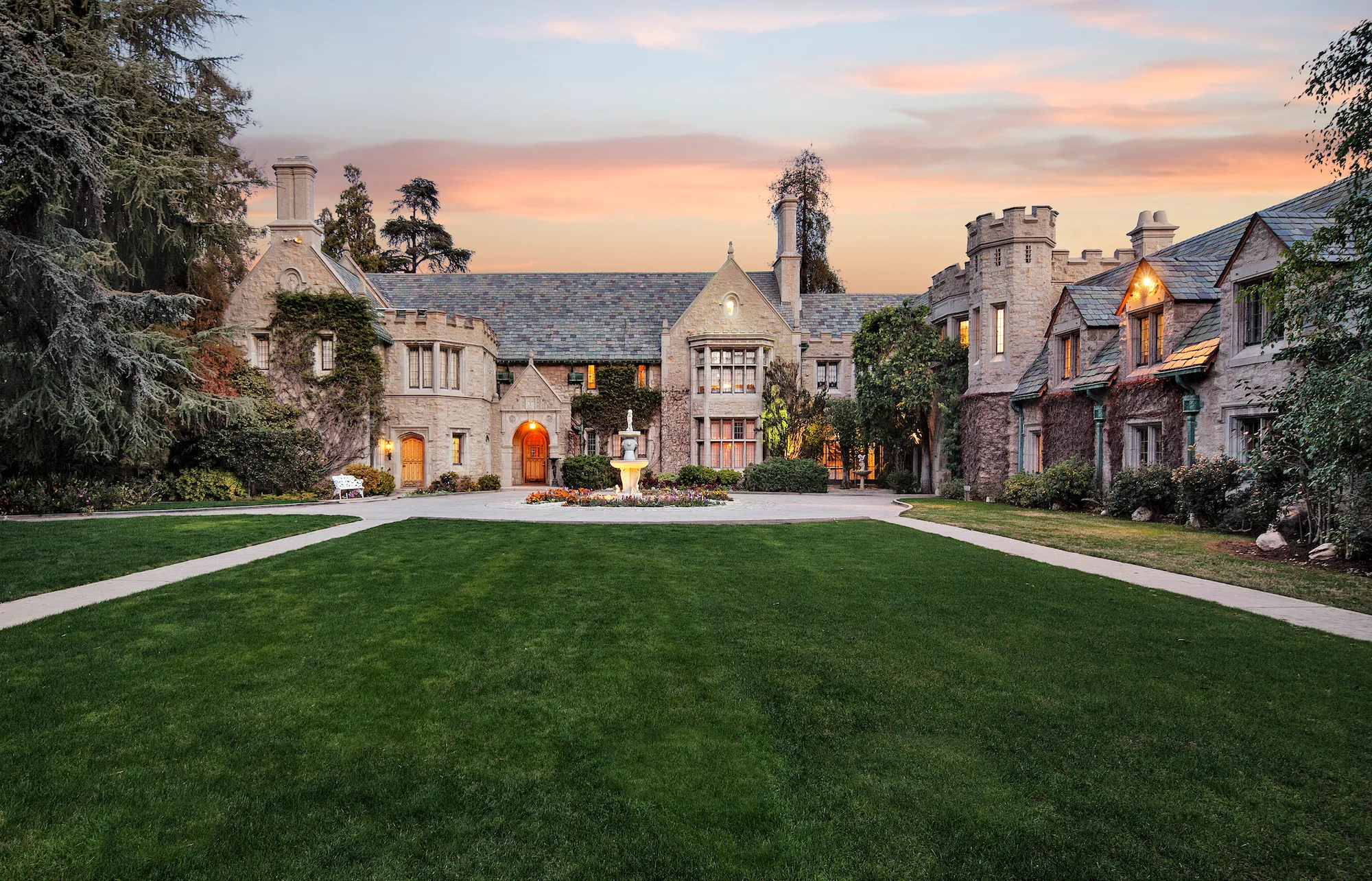 playboy-mansion-1a