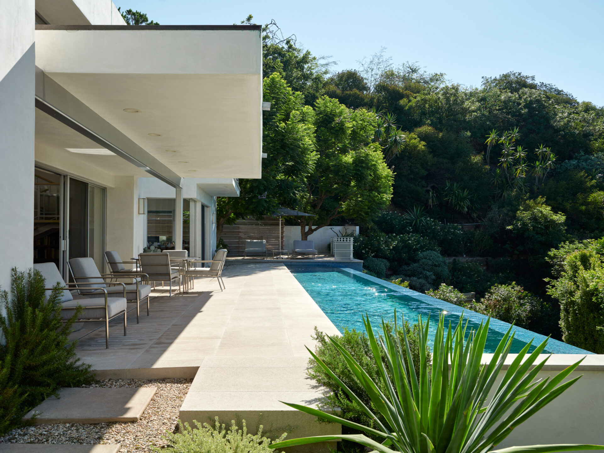 building_construction_group_scott_harris__metz_exterior_long_pool