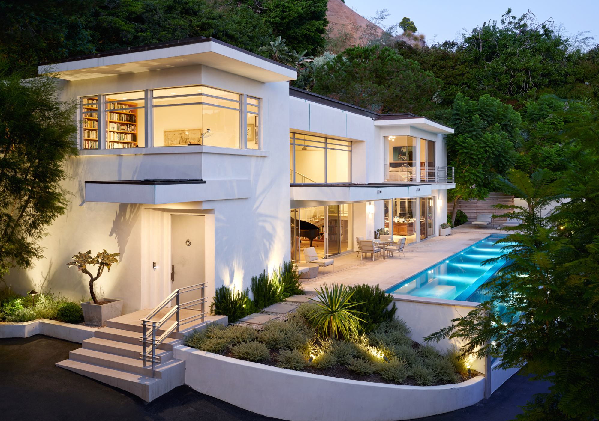 building_construction_group_scott_harris__metz_exterior_overall_twilight